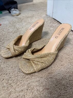 Silent D Katia Wedges-natural size 39